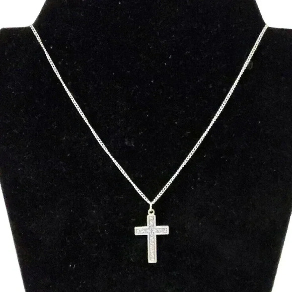 Unbranded Jewelry - Vintage Estate Cross Necklace Ornate Crucifix Silver Tone 17"